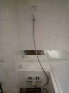 シャワー水栓　壁付サーモスタッド混合水栓