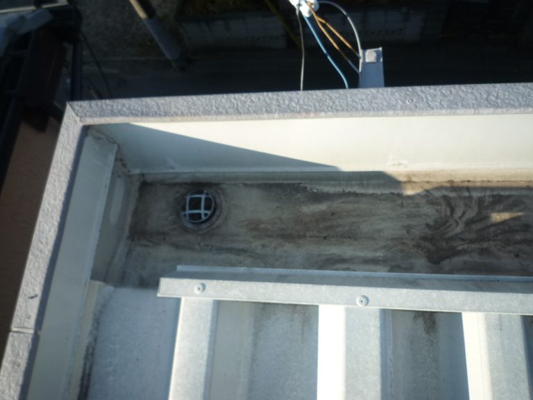 K邸屋根雨樋清掃